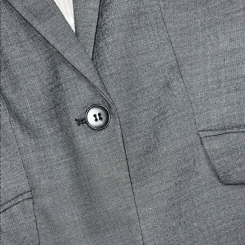 H&M Women’s Classic Gray Blazer - Picture 4 of 9